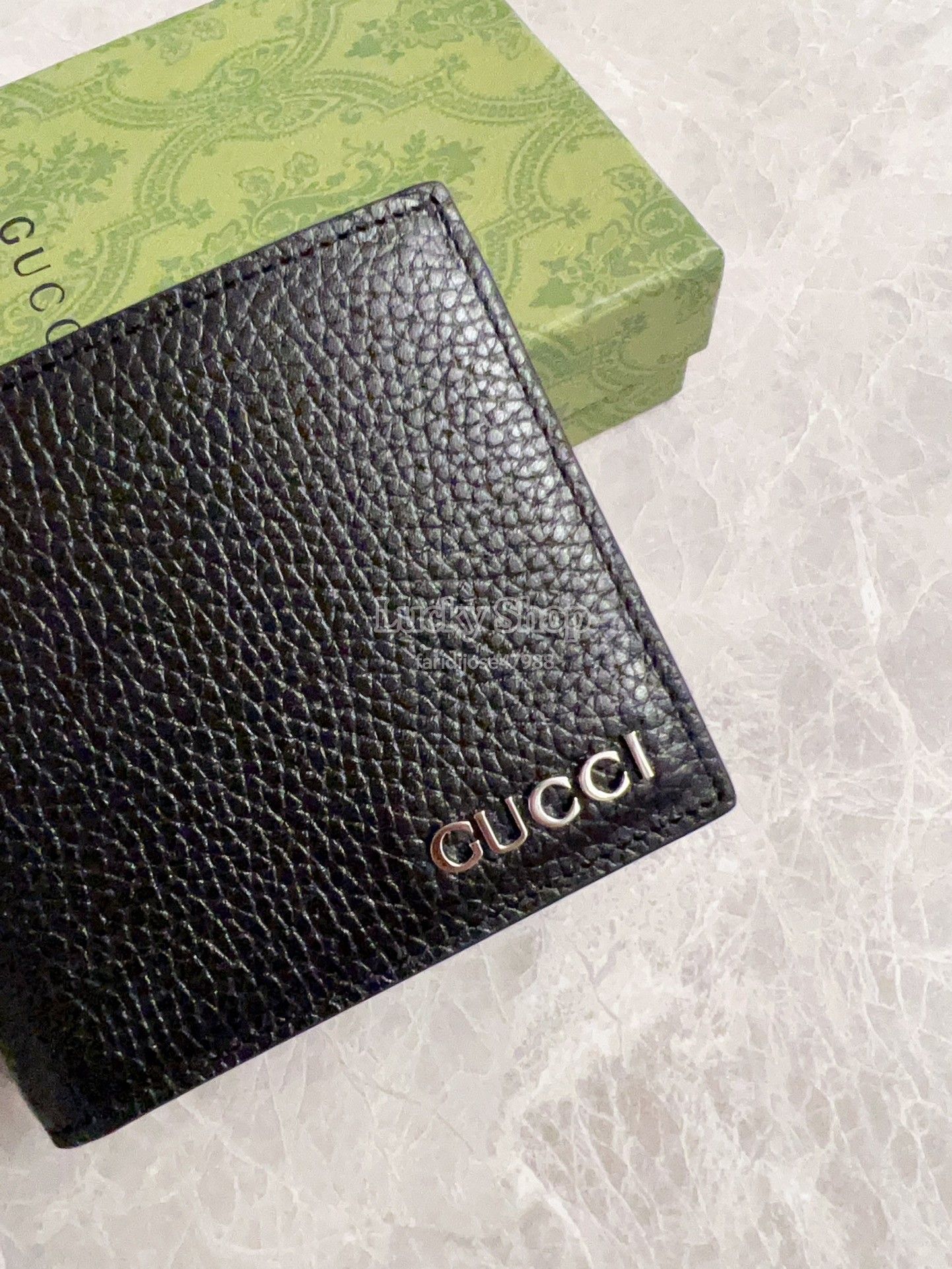 全新🌸 gucci 短款錢包 卡包黑皮 size：11x10cm, 女裝, 手袋及銀包, 長銀包 - Carousell