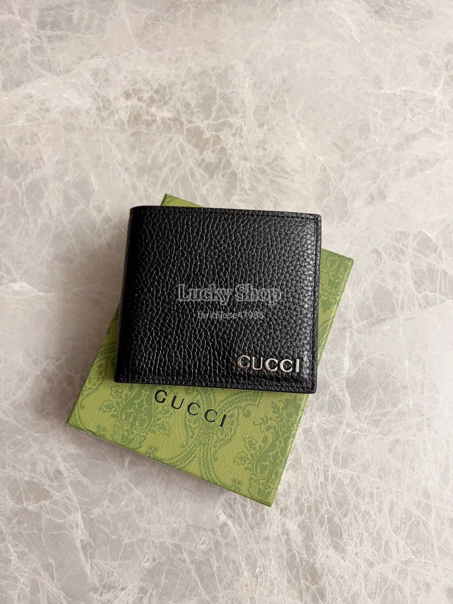 全新🌸 gucci 短款錢包 卡包黑皮 size：11x10cm, 女裝, 手袋及銀包, 長銀包 - Carousell