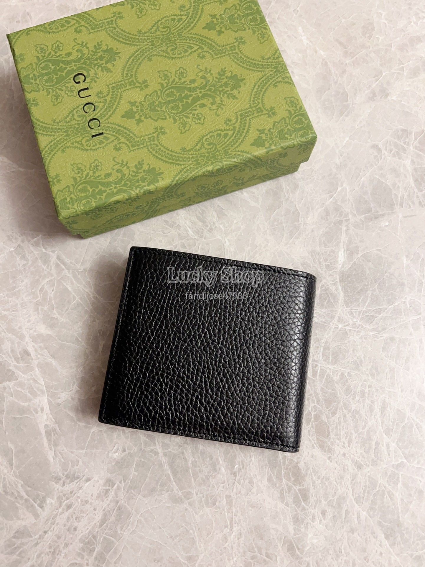 全新🌸 gucci 短款錢包 卡包黑皮 size：11x10cm, 女裝, 手袋及銀包, 長銀包 - Carousell