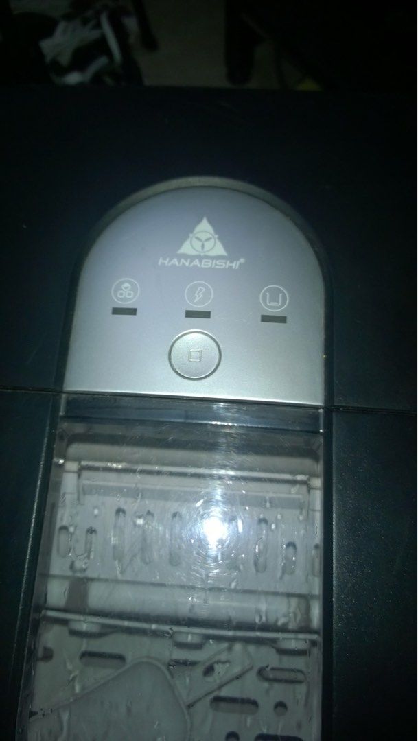 Hanabishi ICE Maker (Category: Refrigerators and Freezers) located in Binangonan. Submitted by r0nb1nt5cat5co (Listing ID 1432361774, Image 3). Description: Selling this Hanabishi Ice Maker Purchased 2 years ago for 8,500. Has some scratches and still working in order..