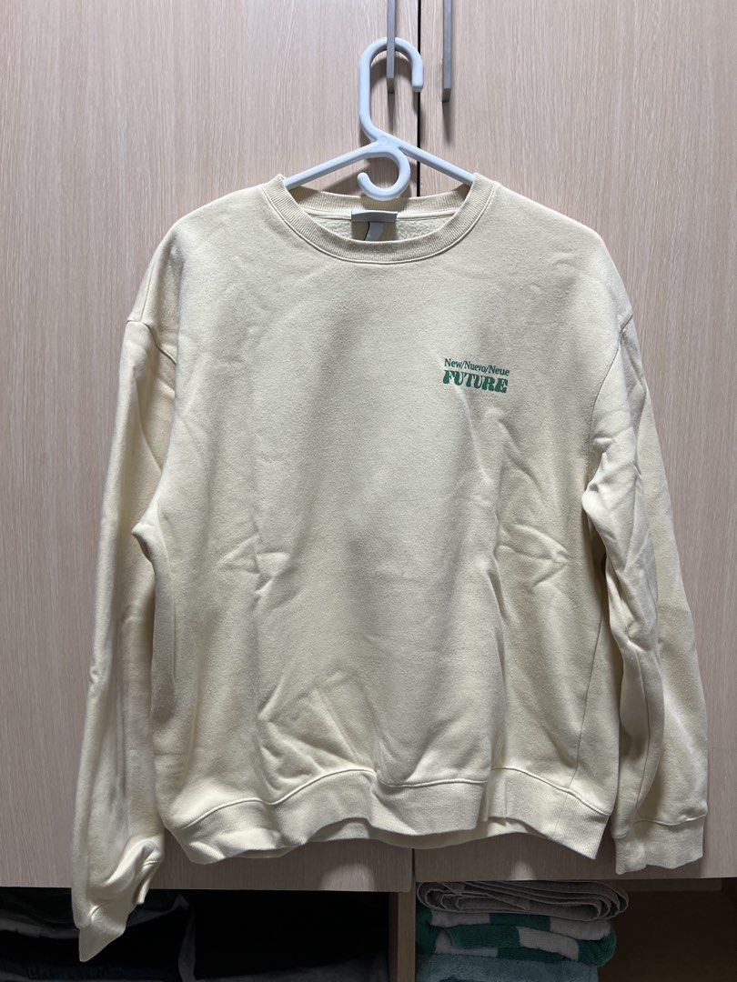 H&M Relaxed Fit Sweatshirt (Category: Hoodies) located in San Juan City. Submitted by juuli6nn (Listing ID 1432248871, Image 1). Description: - H&M cream yellow-colored sweatshirt - Size: Medium - Relaxed fit Price: 400 Negotiable Can do meetups/lalamove.