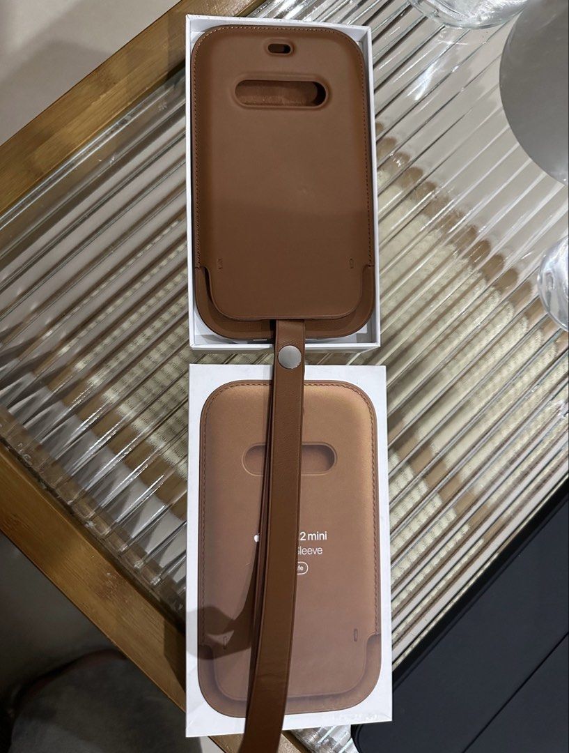 Iphone 12 mini leather sleeve case (Category: Cases & Sleeves) located in Manila. Submitted by vingoodies (Listing ID 1432251191, Image 1). Description: Pm for sure buyers Lp posted .