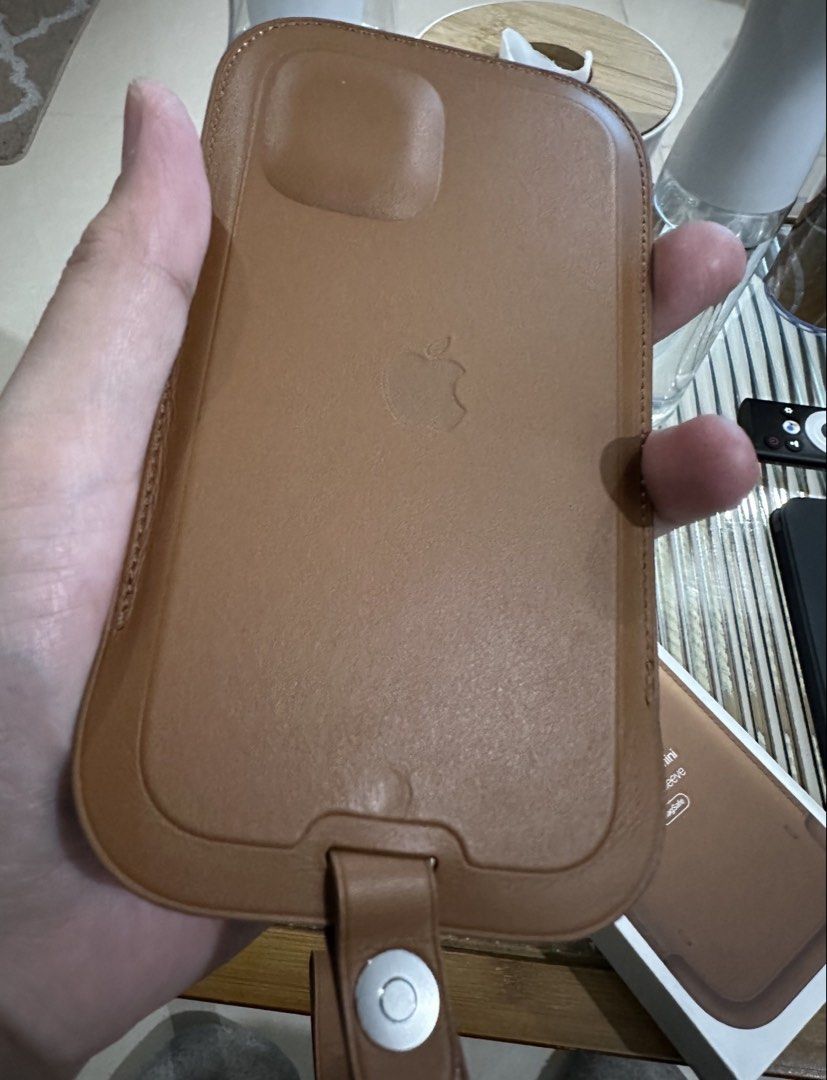 Iphone 12 mini leather sleeve case (Category: Cases & Sleeves) located in Manila. Submitted by vingoodies (Listing ID 1432251191, Image 3). Description: Pm for sure buyers Lp posted .
