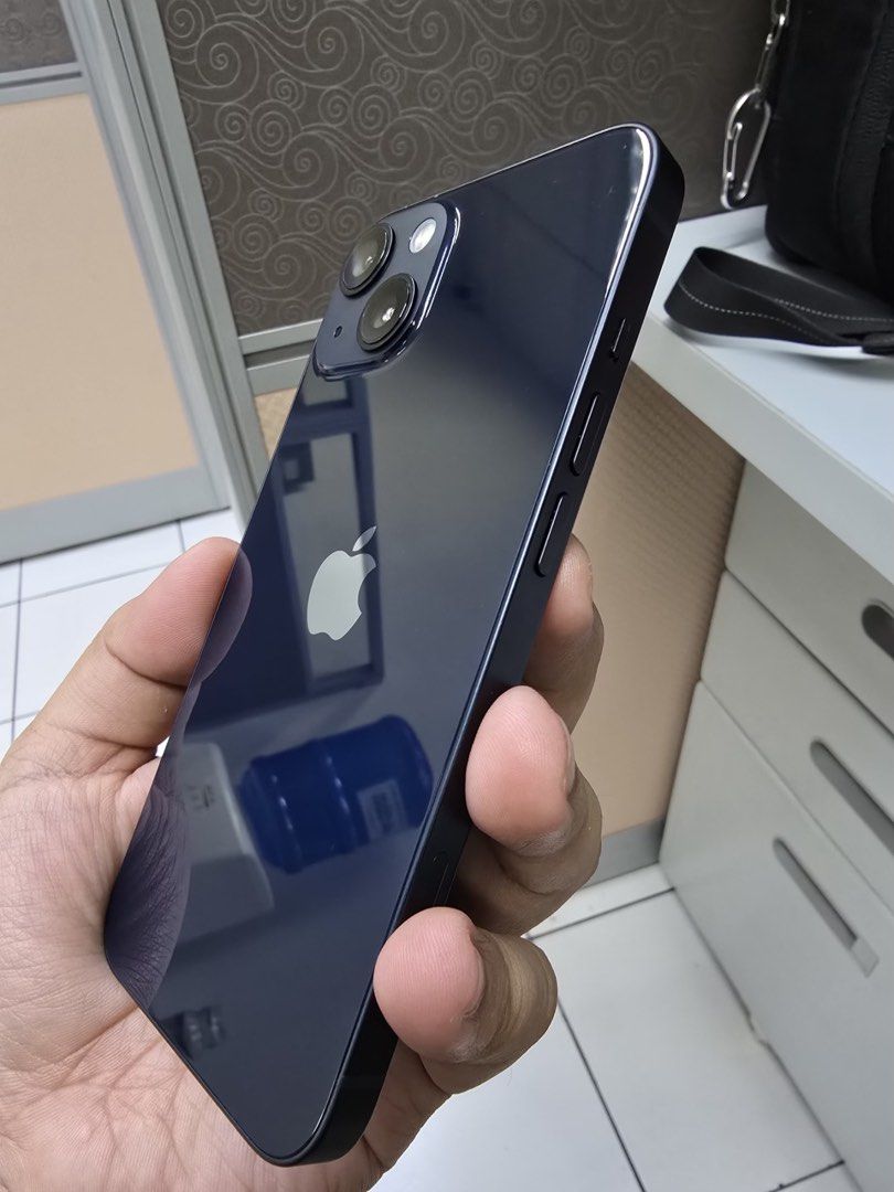 Iphone 13 128gb 94BH midnight blue (Category: iPhone 13 Series) located in Manila. Submitted by guyfromnowhere9 (Listing ID 1432274076, Image 3). Description: Selling my iphone 13 128gb midnight blue at 94% battery health. Still under warranty at globe until august 2026. Globe locked. Comes with box and charger. .