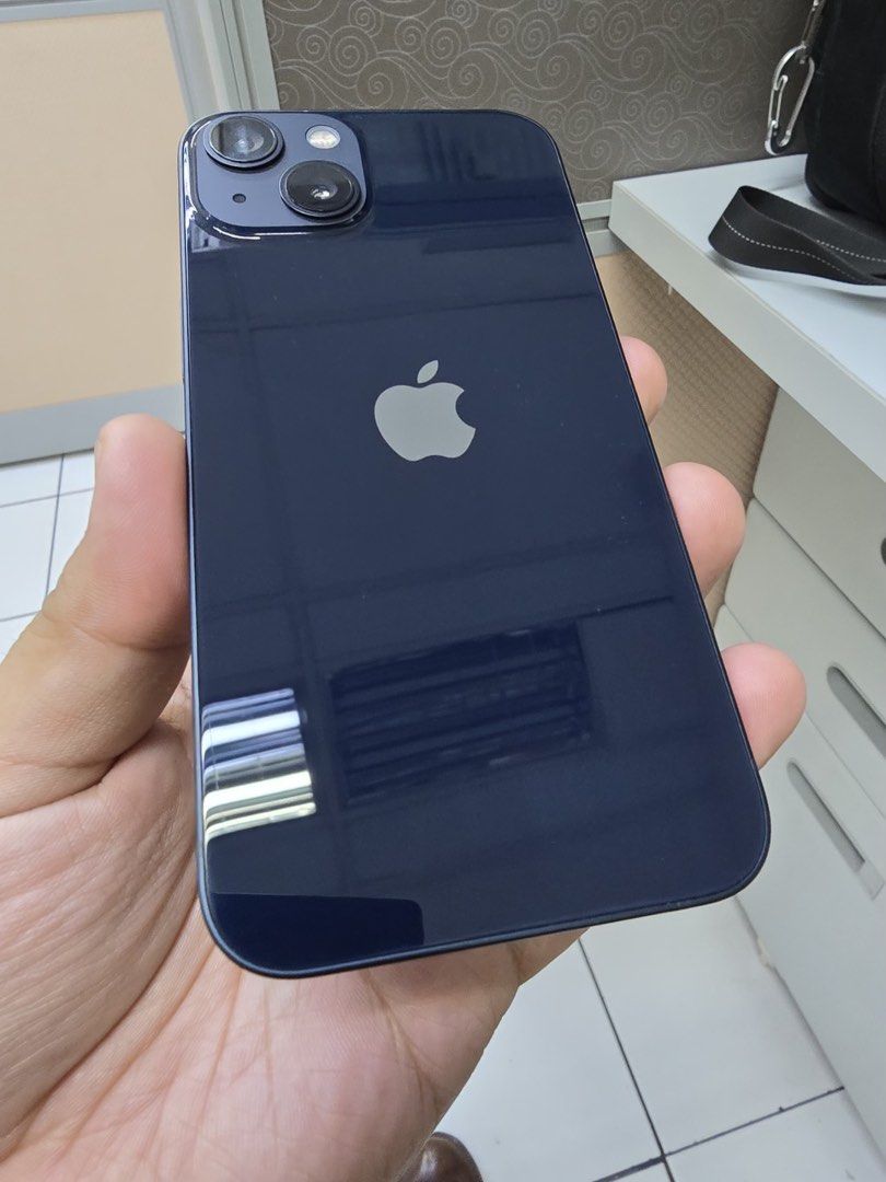 Iphone 13 128gb 94BH midnight blue (Category: iPhone 13 Series) located in Manila. Submitted by guyfromnowhere9 (Listing ID 1432274076, Image 2). Description: Selling my iphone 13 128gb midnight blue at 94% battery health. Still under warranty at globe until august 2026. Globe locked. Comes with box and charger. .