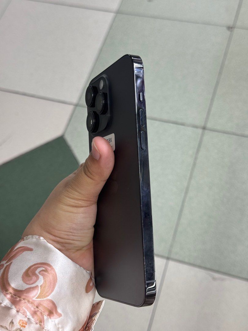 Iphone 14 Pro Max 512gb Eaim Unlock 100% batt US (Category: iPhone 14 Series) located in San Juan City. Submitted by javedsgadgetshop (Listing ID 1432328954, Image 3). Description: INSTALLMENT OPTIONS : SPAY LATER / GGIVES / CREDIT CARD! WE BUY AND SELL SO PWEDE MAGBINTA OR SWAP ! Quick Specs : 💵 Iphone 14promax •512gb •US Variant •100% batt health •Esim Unlock •97% Smoothness •No hidden issue | No Repaired •100% Authentic | Not Refurbished •w/ 