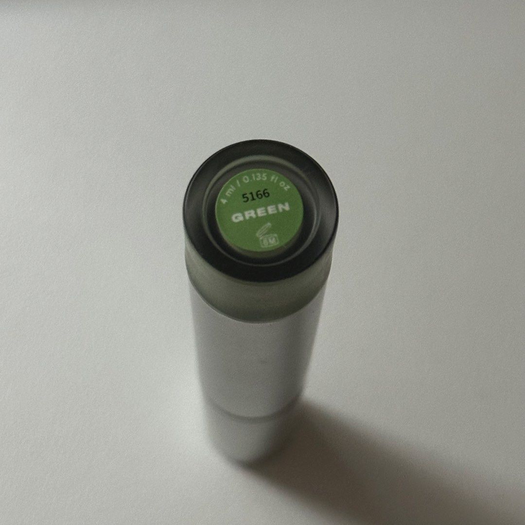 issy green color corrector (Category: Makeup) located in General Trias. Submitted by misasells (Listing ID 1432359028, Image 2). Description: used thrice only. not good for my undertone..