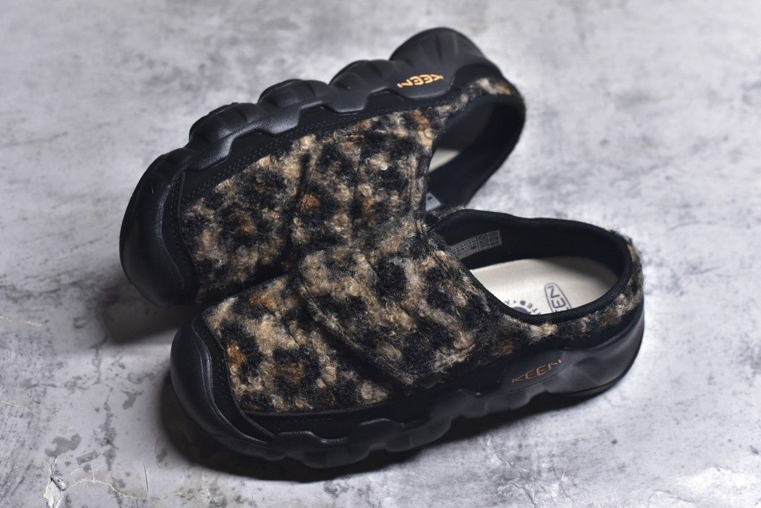 👟KEEN Hypowser Black shoes (Category: Sneakers) located in Singapore. Submitted by mia12138 (Listing ID 1432361857, Image 3). Description: 👞 Size Euro 36-45 👞 ✈️ Free shipping✈️ 👀 Pre order Delivery 10-12 working days 👀 👉 All pictures take by real product 👈 👉 Other style and size Pm for details 👈.