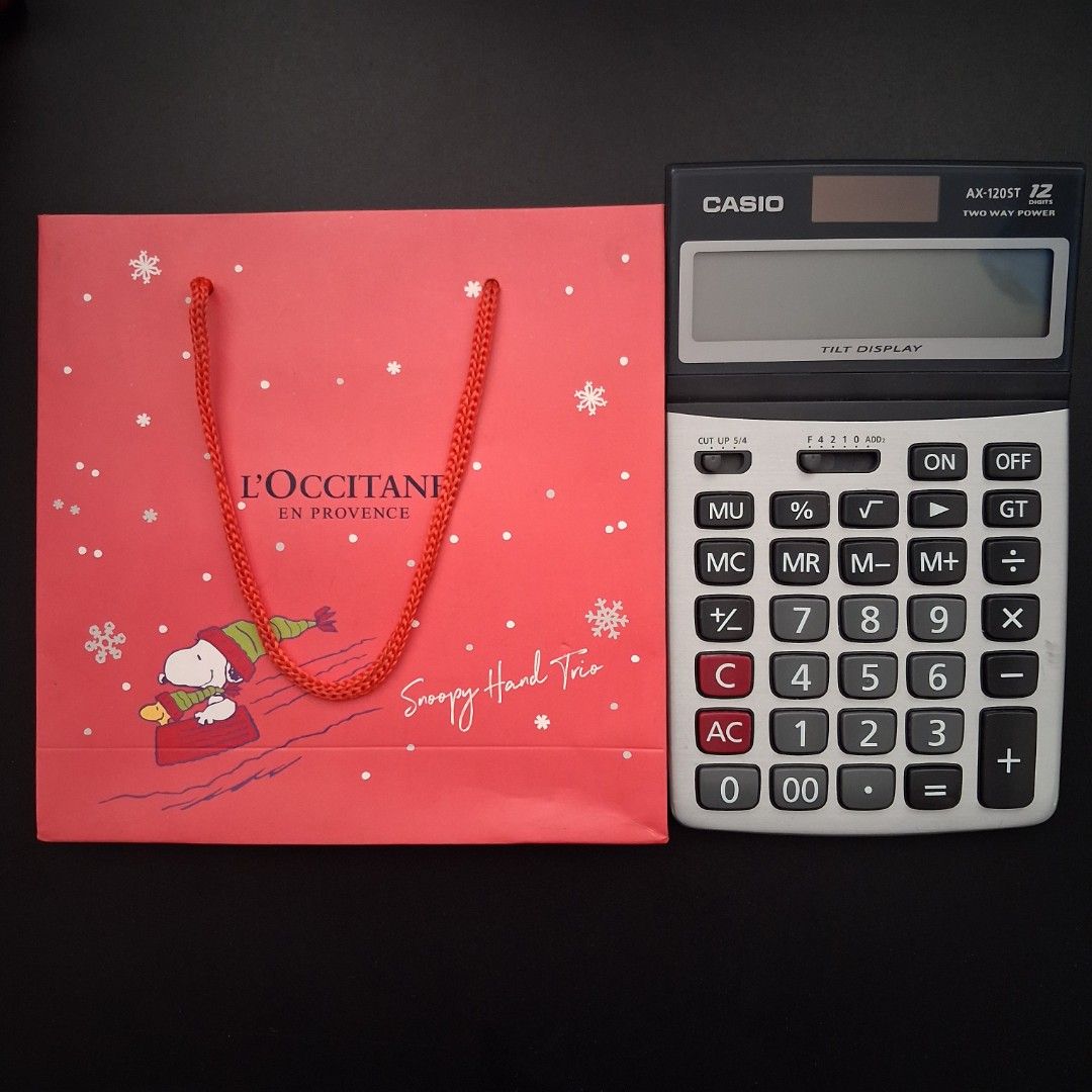 L'Occitane Snoopy Paper Hard Paper Gift Bag (Category: Tote Bags) located in Manila. Submitted by deeonne (Listing ID 1432284651, Image 2). Description: .