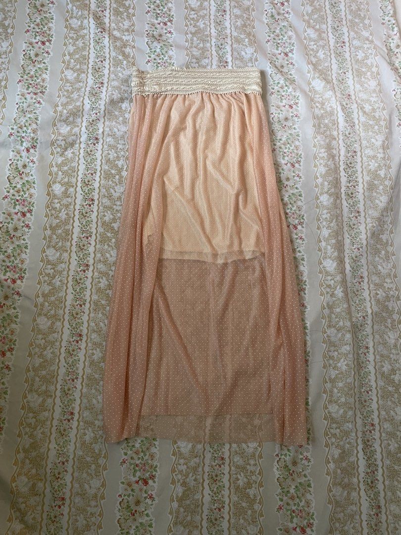 long pink skirt w/ band (Category: Skirts) located in Lipa City. Submitted by sincerelyauri (Listing ID 1432306444, Image 2). Description: ⟢ ukay & preloved ⟢ manage your expectations ⟢ no flaws mop: gcash or bank tf loc: lipa city.