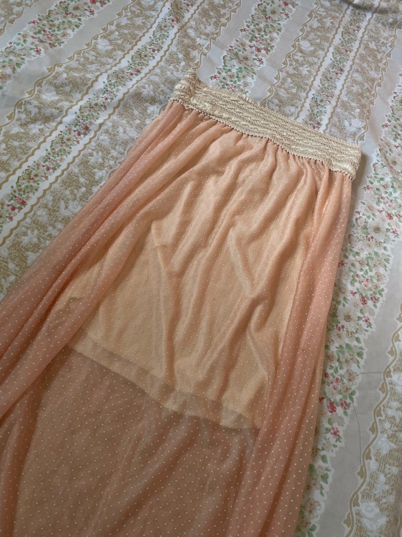 long pink skirt w/ band (Category: Skirts) located in Lipa City. Submitted by sincerelyauri (Listing ID 1432306444, Image 1). Description: ⟢ ukay & preloved ⟢ manage your expectations ⟢ no flaws mop: gcash or bank tf loc: lipa city.
