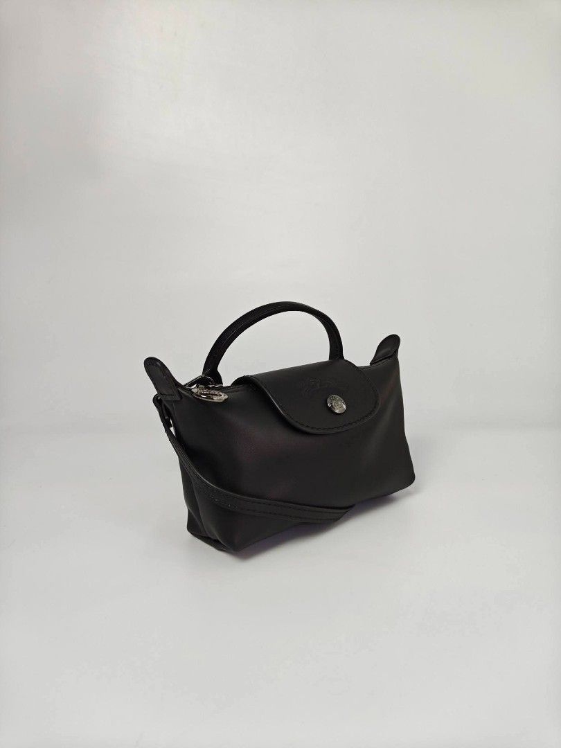 👑LONGCHAMP mini cuir leather sling (Category: Luxury Bags & Wallets) located in Quezon City. Submitted by elegantephbycharlie (Listing ID 1432287160, Image 3). Description: .