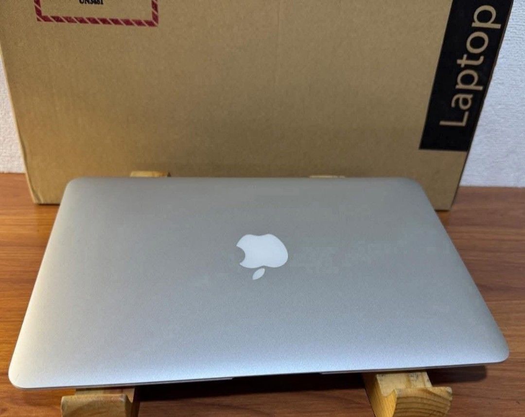 🎯MACBOOK PRO A1278(2011)🎯 (Category: Laptops & Notebooks) located in Manila. Submitted by lonelyme_1986 (Listing ID 1432327334, Image 3). Description: 📍PROMO SALE GRAB NIO NA HABANG MURA PA 📍 BACKLIT KEYBOARD MACBOOK FOR SALE (1PCS AVAILABLE) PRICE : 8,999 FIX 👉UPGRADE 8GB ADD 700 🎯MACBOOK PRO A1278(2011)🎯 CORE I5-22435M @2.40GHZ (2ND GENERATION) 120GB SSD 4GB MEMORY 384MB INTEL HD GRAPHICS 3000 BUILT-IN CAMERA WIFI READY DVD ROM CARD READ
