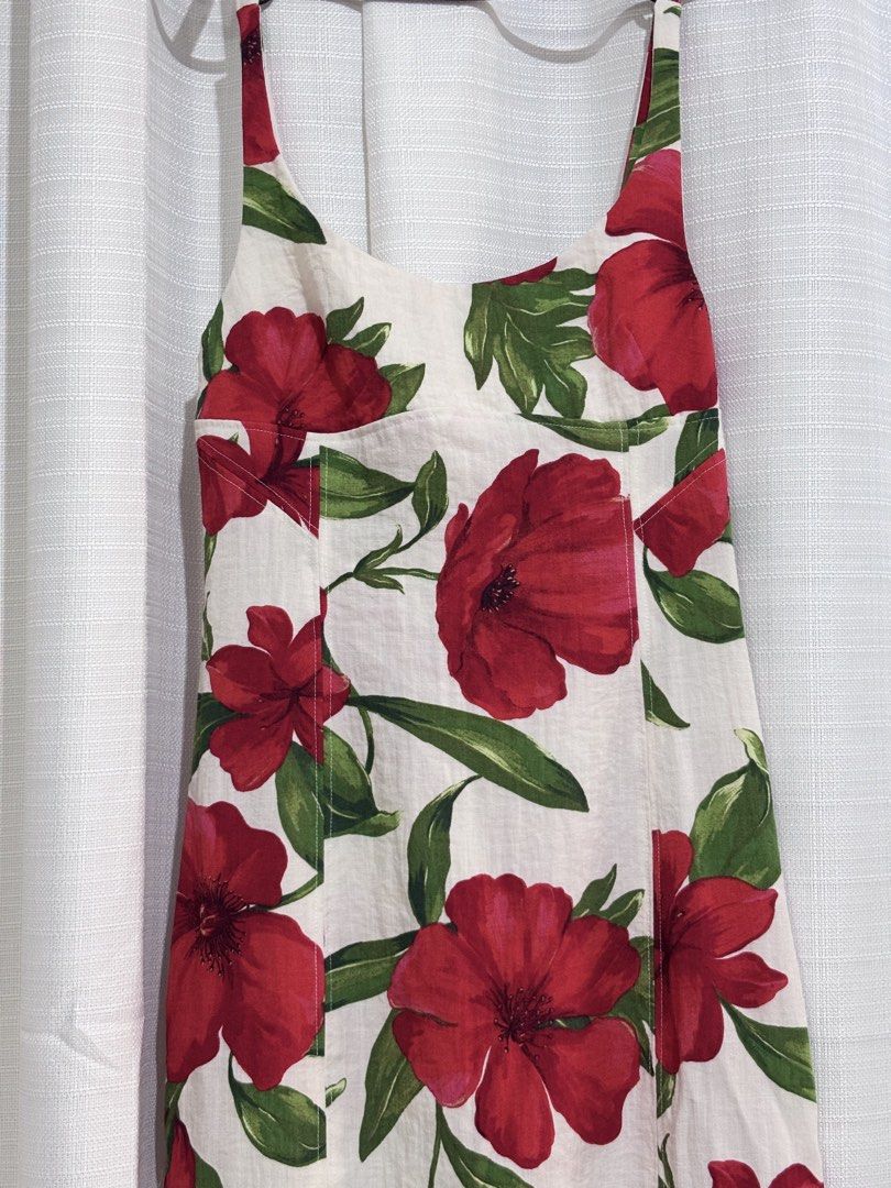 Mango Red Floral Maxi Dress (Category: Dresses) located in Bulacan. Submitted by sum1scloset (Listing ID 1432239419, Image 2). Description: SERIOUS BUSINESS ONLY, PLEASE. THOSE WHO WILL WASTE MY TIME WILL BE BLOCKED. closet clean-up to create space for a more sustainable lifestyle 💟 • most pieces are in xxs–xs, with only a few in s • all items are well taken care of and properly stored — i treat my clothes like babies 🤭 • actual photos are alre