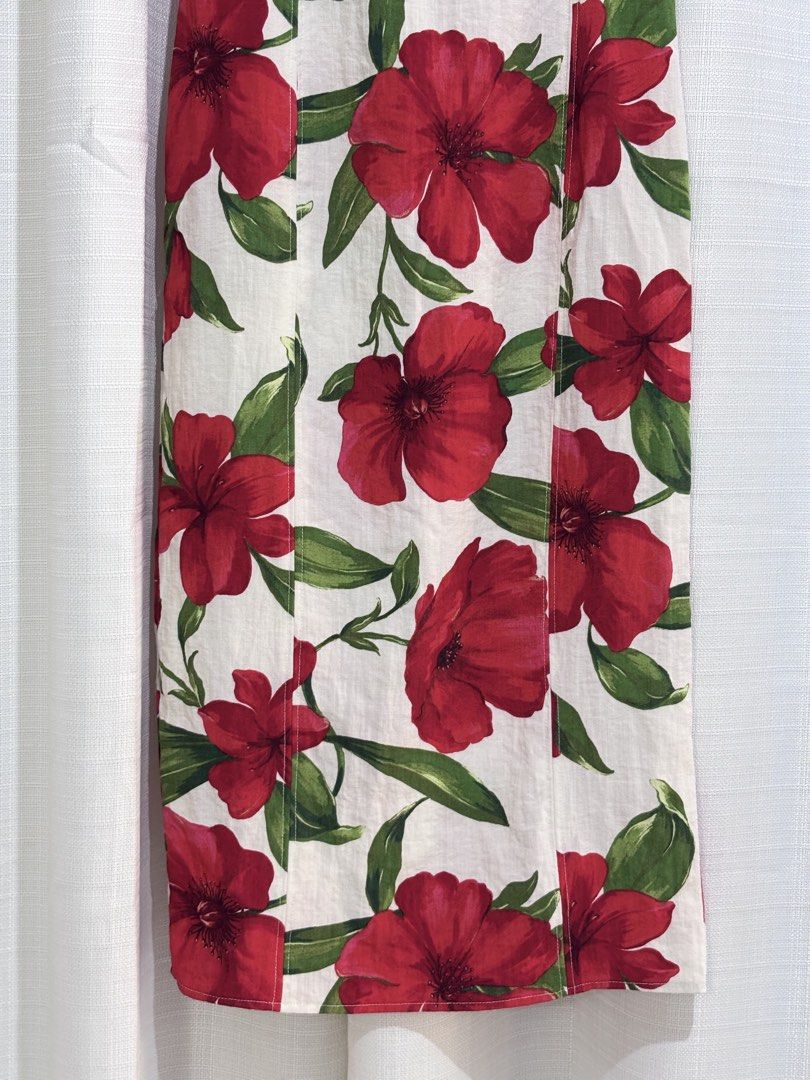 Mango Red Floral Maxi Dress (Category: Dresses) located in Bulacan. Submitted by sum1scloset (Listing ID 1432239419, Image 3). Description: SERIOUS BUSINESS ONLY, PLEASE. THOSE WHO WILL WASTE MY TIME WILL BE BLOCKED. closet clean-up to create space for a more sustainable lifestyle 💟 • most pieces are in xxs–xs, with only a few in s • all items are well taken care of and properly stored — i treat my clothes like babies 🤭 • actual photos are alre