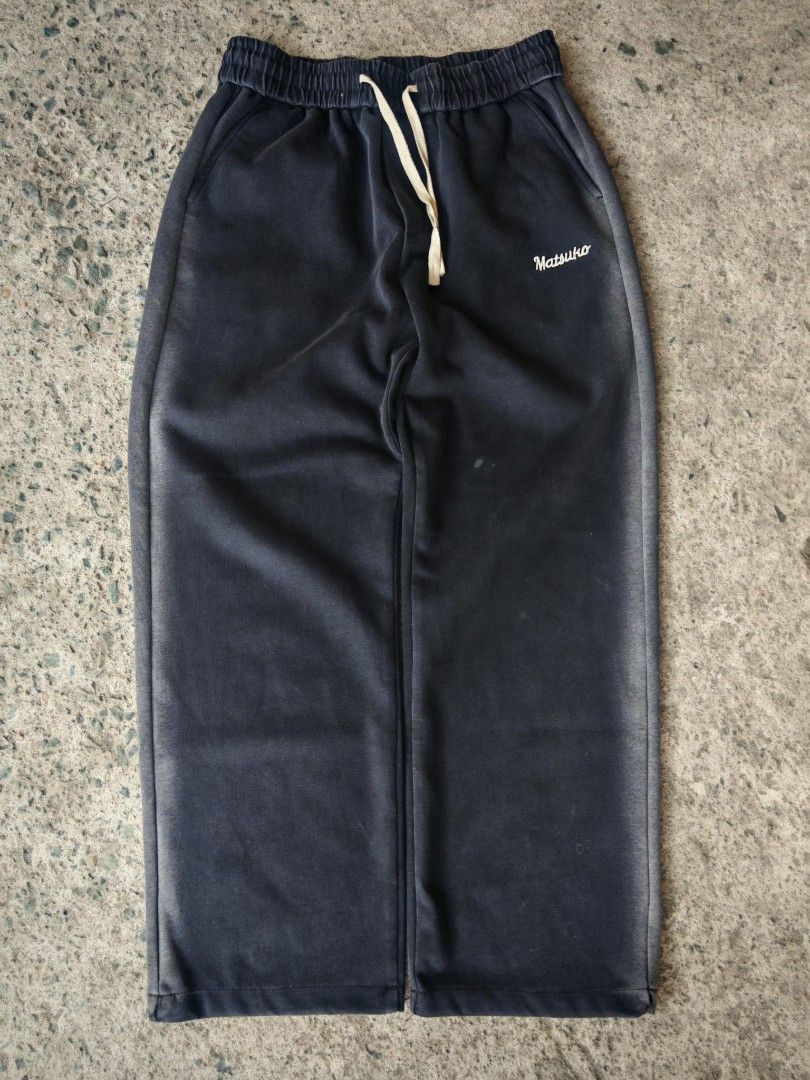 Matsuko Sweatpants (Category: Joggers) located in Manila. Submitted by justmecly (Listing ID 1432315449, Image 1). Description: W: 16 - 21 (laid flat) L : 43.