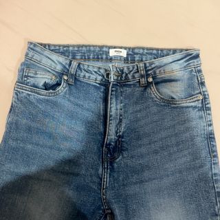 (Kategori: ) berada di . Dikirim oleh declutterss__ (ID iklan 1432298798, Gambar 1). Deskripsi: .