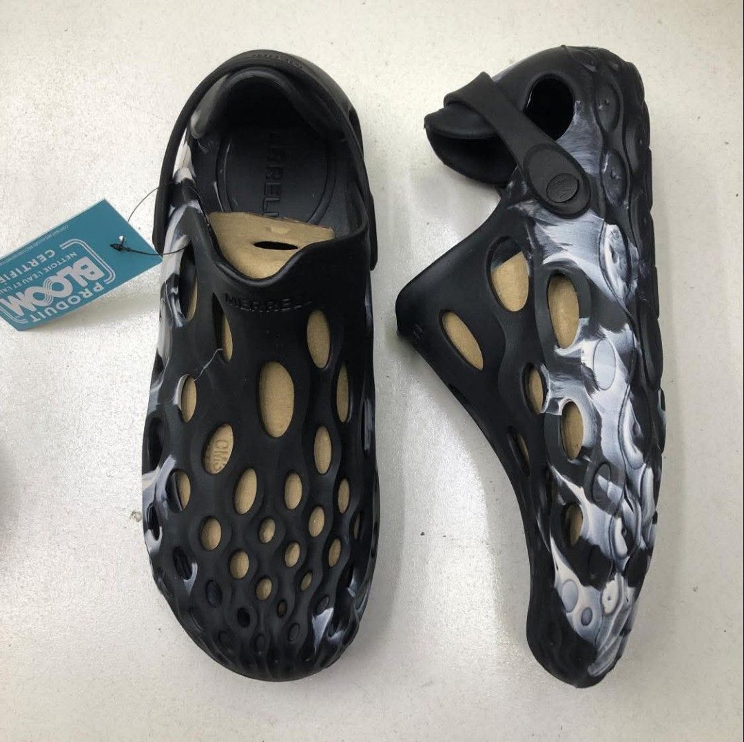 Merrell Hydro Moc Bloom Sandals (Category: Slippers & Slides) located in Manila. Submitted by khielnatha80123 (Listing ID 1432262647, Image 1). Description: - Merrell Hydro Moc Bloom sandals - Slip-on design - Textured, patterned exterior - Heel strap for secure fit - Perforated design for breathability - Made with Bloom technology - Available in multiple colorways.