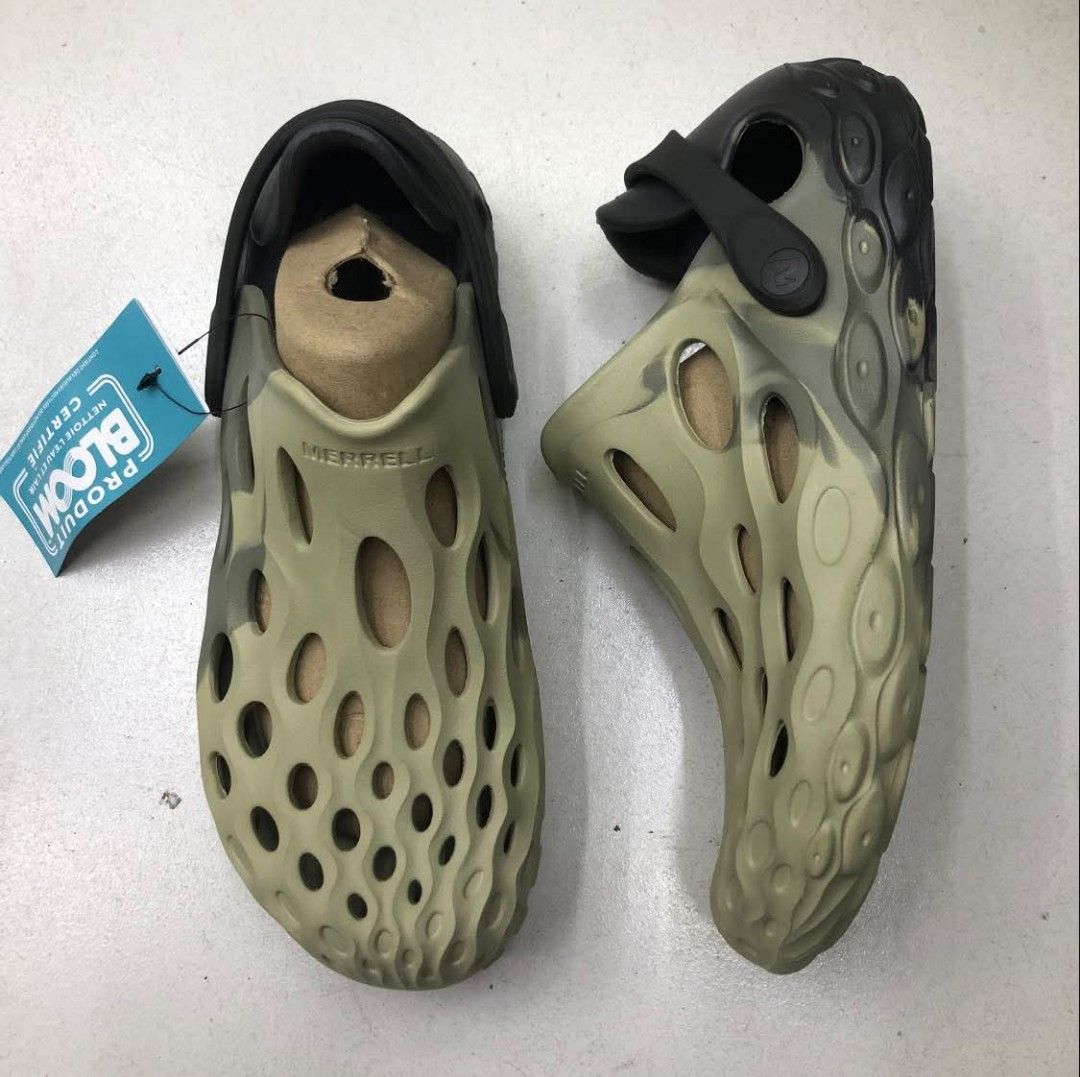 Merrell Hydro Moc Bloom Sandals (Category: Slippers & Slides) located in Manila. Submitted by khielnatha80123 (Listing ID 1432262647, Image 3). Description: - Merrell Hydro Moc Bloom sandals - Slip-on design - Textured, patterned exterior - Heel strap for secure fit - Perforated design for breathability - Made with Bloom technology - Available in multiple colorways.