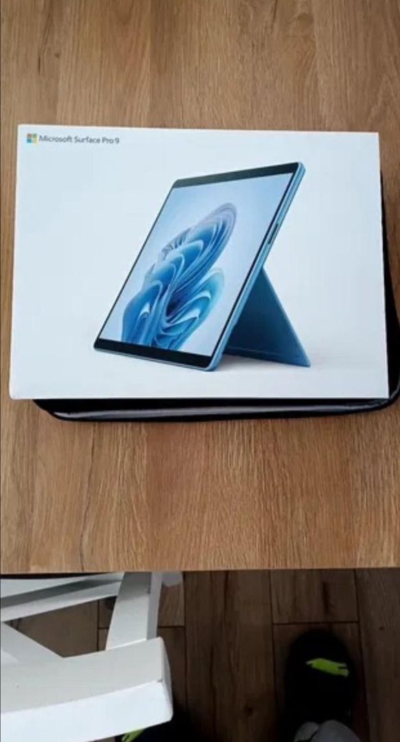 Microsoft Surface 9 pro laptop (Category: Laptops & Notebooks) located in Indanan. Submitted by allseasonselectronics (Listing ID 1432212046, Image 1). Description: I will sell a laptop, very little used, only occasionally for cyber eye, perfect condition, I recommend. - Microsoft Surface Pro 9 laptop - Features a modern and stylish design - Comes with a protective case - Ready for immediate use.