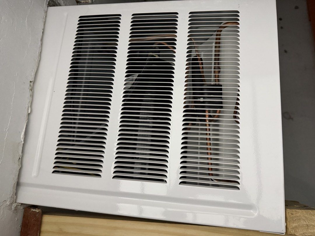Midea Window Type Air Conditioner (Category: Air Conditioning and Heating) located in Manila. Submitted by troddetrading (Listing ID 1432270200, Image 3). Description: - 2.5hp inverter - Midea window-type air conditioner - Features thermostat and selector - White unit in good working condition - Includes power cord - Efficiently cools rooms - Kinabit lang sya.