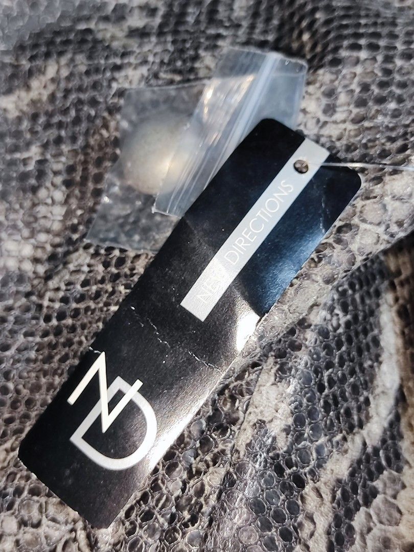 ND Snakeskin Print Faux Leather Jacket (Category: Coats, Jackets and Outerwear) located in Quezon City. Submitted by autodrop_ph (Listing ID 1432280917, Image 3). Description: •Size: Small to Medium •Dimes •Width: 19inch •Length: 23inch •Excellent Condition..
