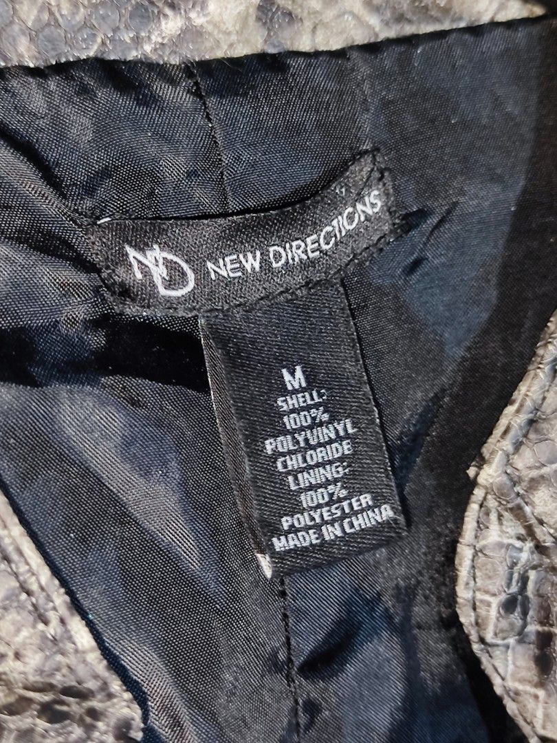 ND Snakeskin Print Faux Leather Jacket (Category: Coats, Jackets and Outerwear) located in Quezon City. Submitted by autodrop_ph (Listing ID 1432280917, Image 2). Description: •Size: Small to Medium •Dimes •Width: 19inch •Length: 23inch •Excellent Condition..