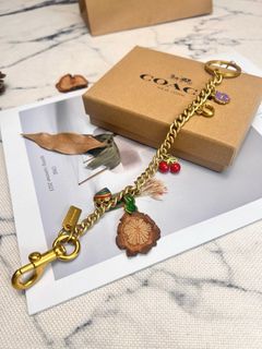 (Category: ) located in . Submitted by fashion.luxe (Listing ID 1432373414, Image 1). Description: .