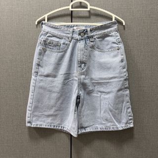 (Category: ) located in . Submitted by clothes_rack (Listing ID 1432331365, Image 1). Description: .