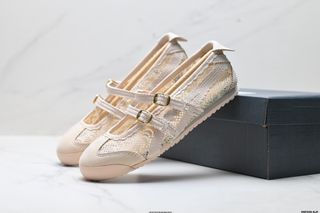 (Category: ) located in . Submitted by factory.shoes.outlet (Listing ID 1432210430, Image 1). Description: .