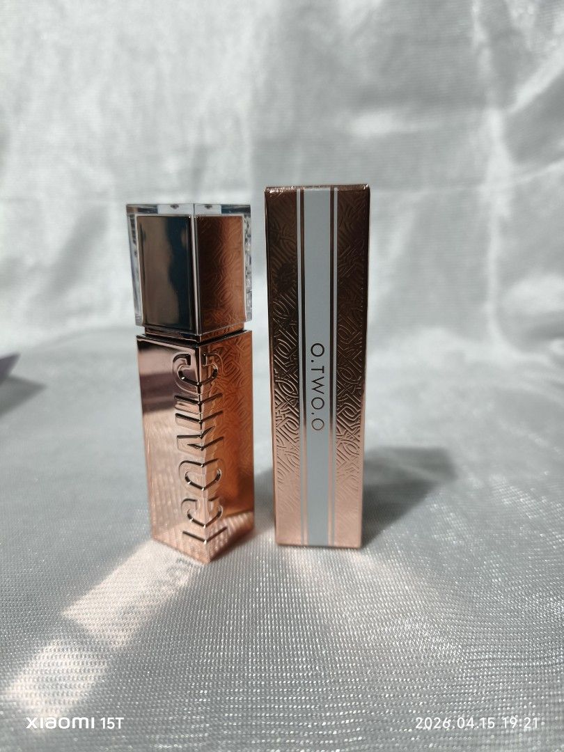 O.TWO.O Lipstick - 05 Lemon Tea (Category: Makeup) located in Quezon City. Submitted by Declutteru_QC (Listing ID 1432330260, Image 1). Description: - O.TWO.O Lipstick in shade 05 Lemon Tea - Stunning reddish-orange color - Elegant rose gold metallic casing - Includes original box - satin finish.