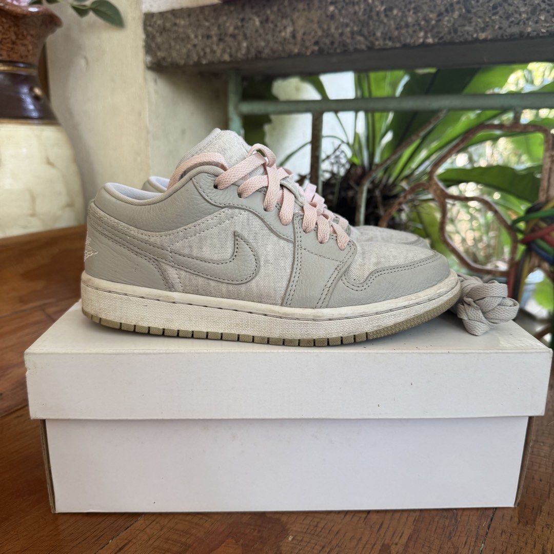 Preloved: Air Jordan Low SE (Category: Sneakers) located in Santa. Submitted by thefolklore (Listing ID 1432323027, Image 1). Description: Personal Preloved Size: 6US/23 cm RFS: Not using it anymore.