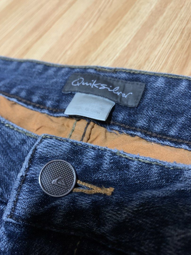QUICK SILVER VINTAGE Y2K BOOT-CUT JEANS (Category: Jeans) located in Rizal. Submitted by uniii_011 (Listing ID 1432246704, Image 3). Description: WAIST: 40 LENGHT: 43.5.