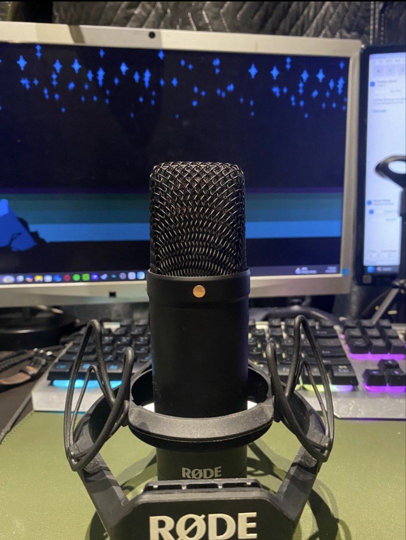 Rode NT1 4th Generation Studio Condenser Microphone427649088262645760