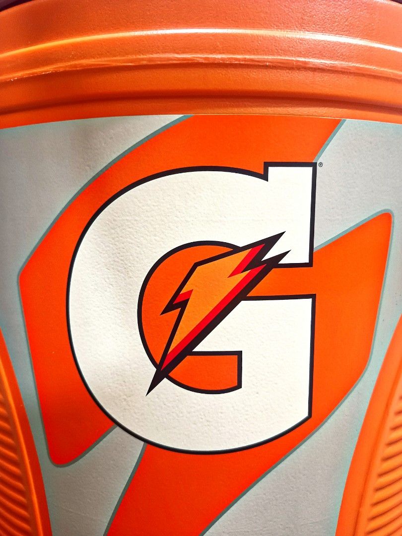 Rubbermaid GATORADE Water Jug (Category: Other Sports Equipment and Supplies) located in Manila. Submitted by sell_08 (Listing ID 1432367736, Image 3). Description: For sale limited edition GATORADE Water Jug Made by Rubbermaid, imported from USA 10 gals/37.9 liters capacity Brand new 3,200php only.