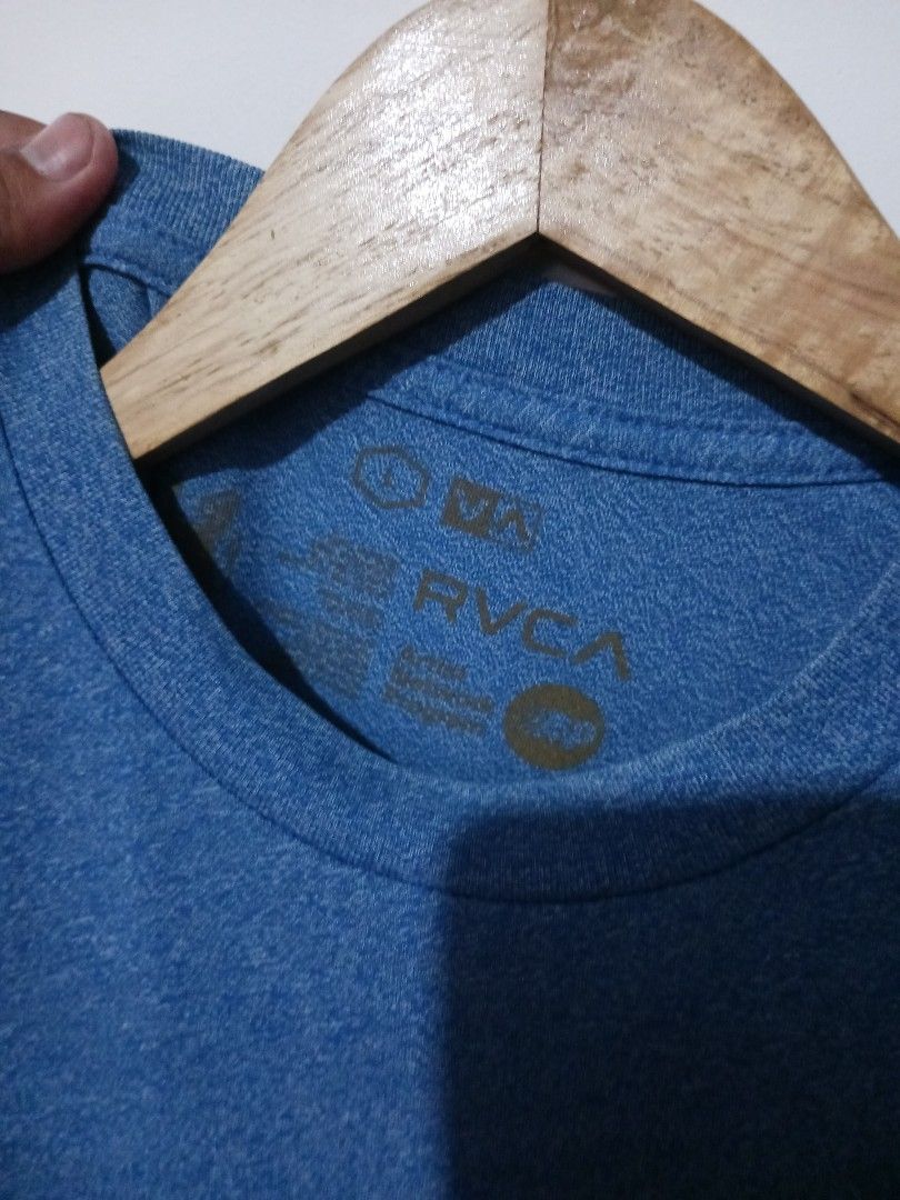 RVCA Blue T-shirt (Category: Tshirts & Polo Shirts ) located in Subic. Submitted by thriftpoison (Listing ID 1432268006, Image 3). Description: Rvca Tee large length 28 width 20 like new 400.