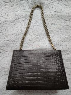 (Category: ) located in . Submitted by cfptpreloved (Listing ID 1432265954, Image 1). Description: .