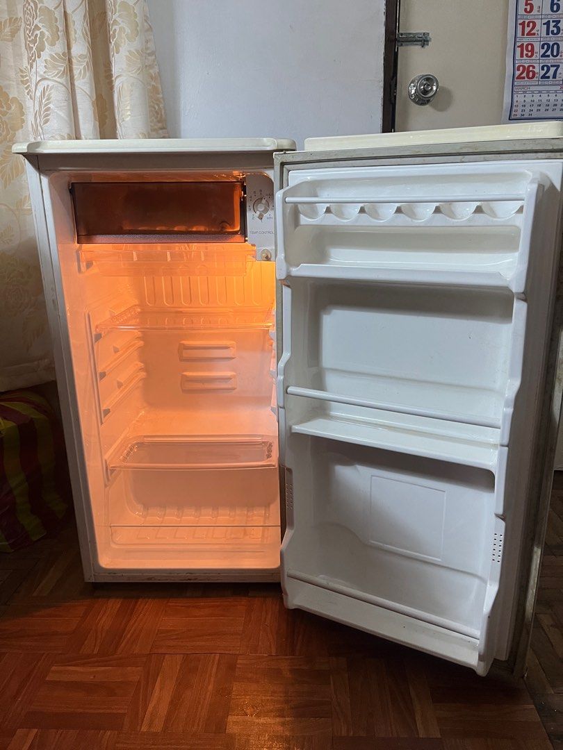 Sanyo Mini Refrigerator (Category: Refrigerators and Freezers) located in Paranaque City. Submitted by prelovedbypachi (Listing ID 1432276135, Image 3). Description: - Sanyo mini refrigerator - Working and no issues with its functions - Perfect for small spaces or extra storage.