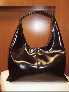 (Category: ) located in . Submitted by dolce_wardrobe (Listing ID 1432297259, Image 1). Description: .