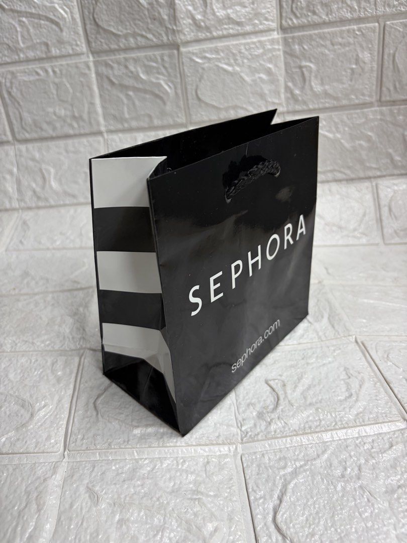 Sephora paperbag small size (Category: Makeup) located in Manila. Submitted by thekidshop (Listing ID 1432326868, Image 2). Description: .