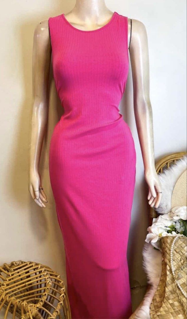 Shein Basic Dress w/ slit (Category: Dresses) located in Pasig City. Submitted by declutterw8me (Listing ID 1432384147, Image 1). Description: Available as long as posted Brand new with tag Size large Length: 52 inches Width: see 2nd pic Rfs: too big for me. .