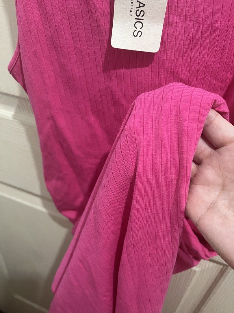 Shein Basic Dress w/ slit (Category: Dresses) located in Pasig City. Submitted by declutterw8me (Listing ID 1432384147, Image 3). Description: Available as long as posted Brand new with tag Size large Length: 52 inches Width: see 2nd pic Rfs: too big for me. .