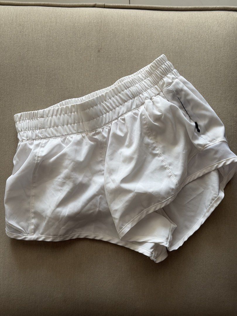 Shop Easy Active White Speed Running Shorts 2.5” (Category: Activewear) located in Quezon City. Submitted by decluttering_alot (Listing ID 1428044753, Image 1). Description: Size: small- medium Brand new! Never used, still very white, good as new RFS: have too many shorts.