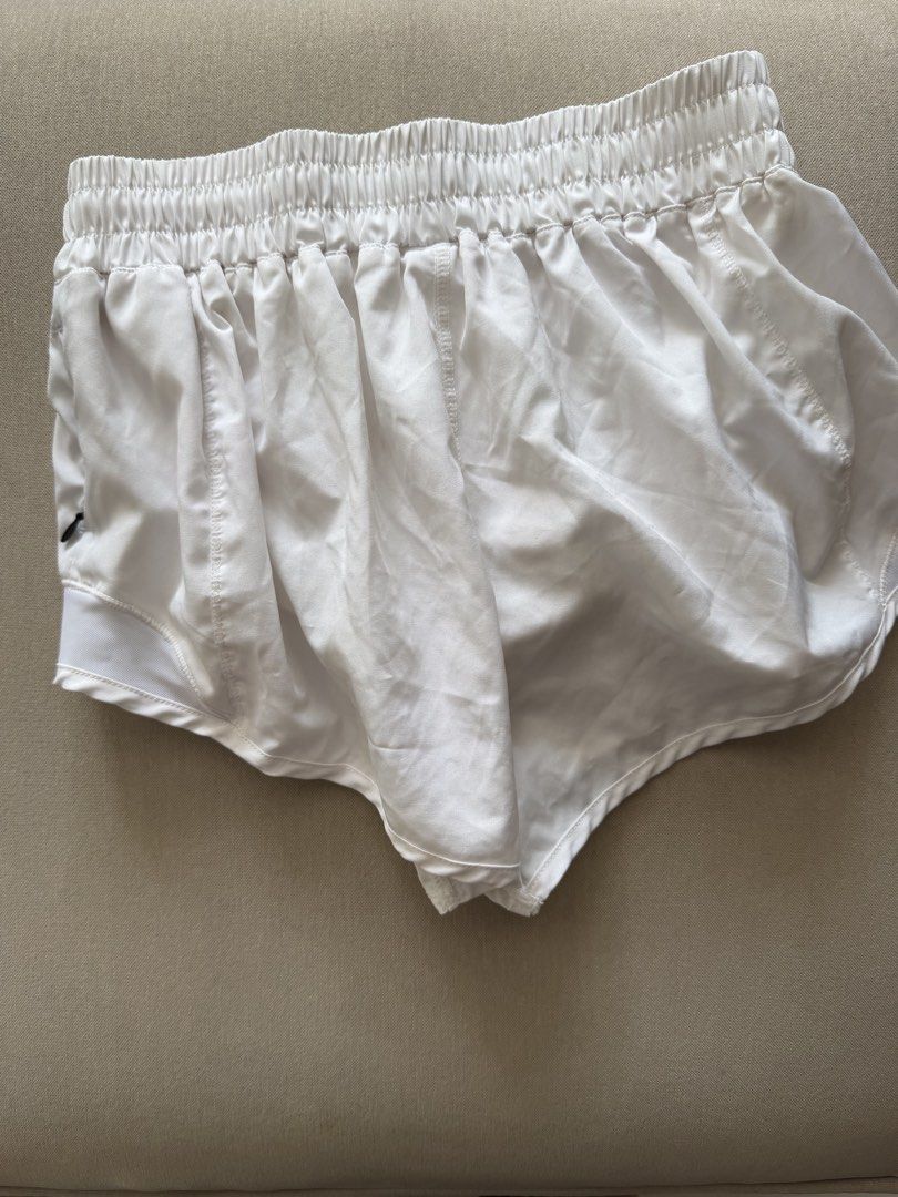 Shop Easy Active White Speed Running Shorts 2.5” (Category: Activewear) located in Quezon City. Submitted by decluttering_alot (Listing ID 1428044753, Image 2). Description: Size: small- medium Brand new! Never used, still very white, good as new RFS: have too many shorts.