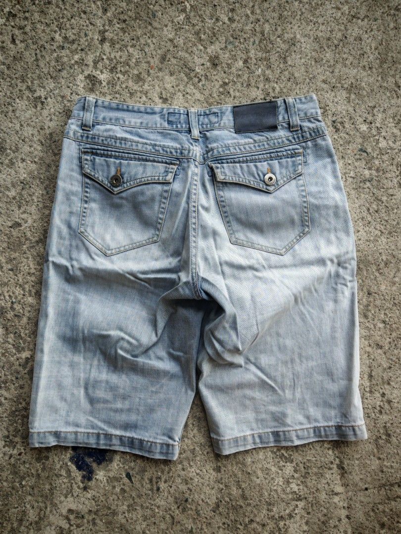 Shorts (Category: Shorts) located in Manila. Submitted by justmecly (Listing ID 1432312766, Image 2). Description: Size : 31 L: 24.