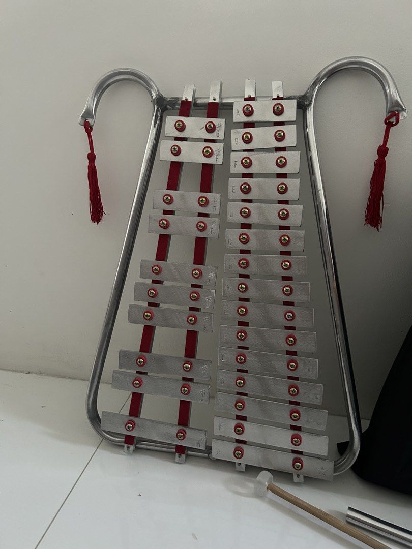 Small Xylophone Lyre (Category: Musical Instruments) located in San Fernando. Submitted by takoalii (Listing ID 1432203120, Image 2). Description: Used ONCE! includes: lyre beater , strap , and bag ₱1,250 (Can PAYO) 📍Pampanga ✅ J&T or Meet Up (if around pampanga).