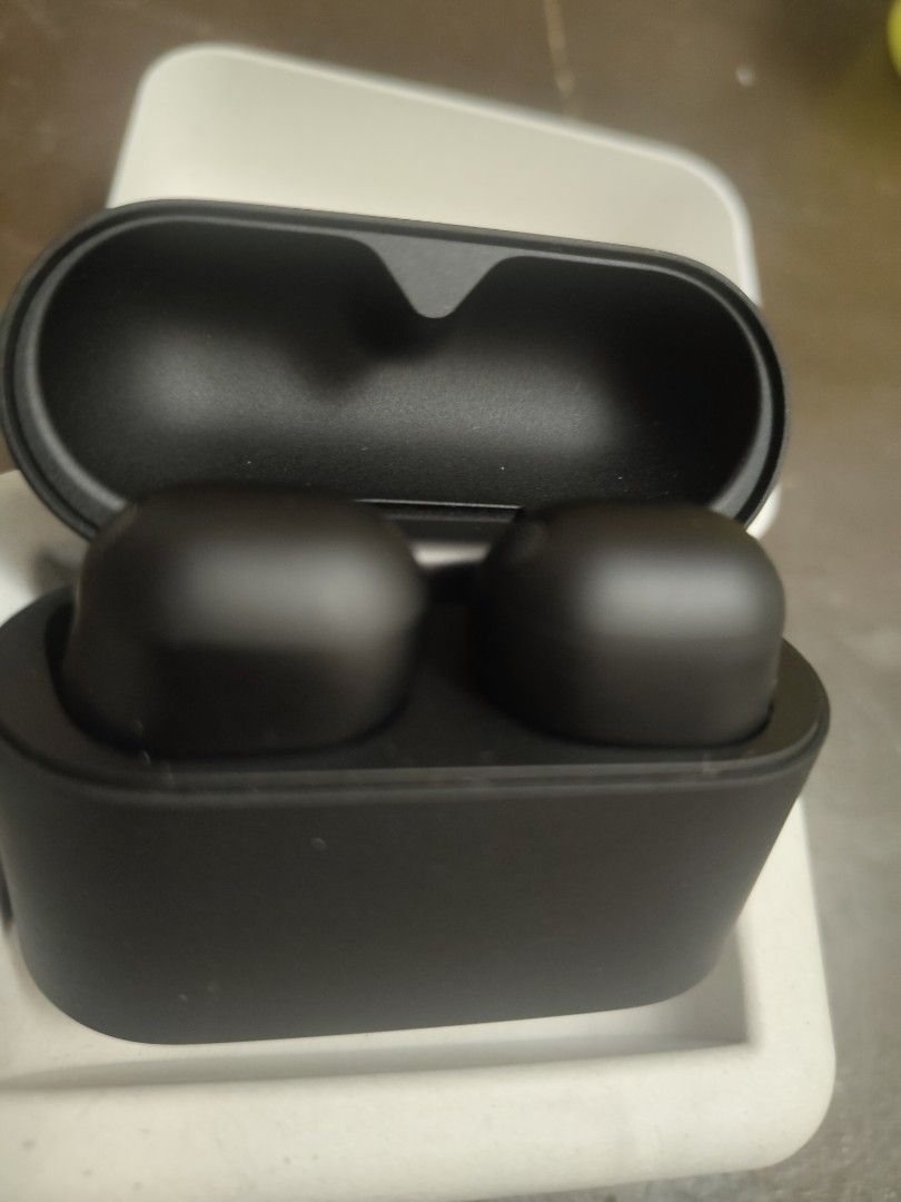 Sony WF 1000XM6 (Category: Earphones) located in Taguig. Submitted by dee.sy (Listing ID 1432211482, Image 2). Description: - Like new Sony wireless earbuds WF1000XM6 - Black from SONY store - charging case - complete with box - with Local SONY warranty.