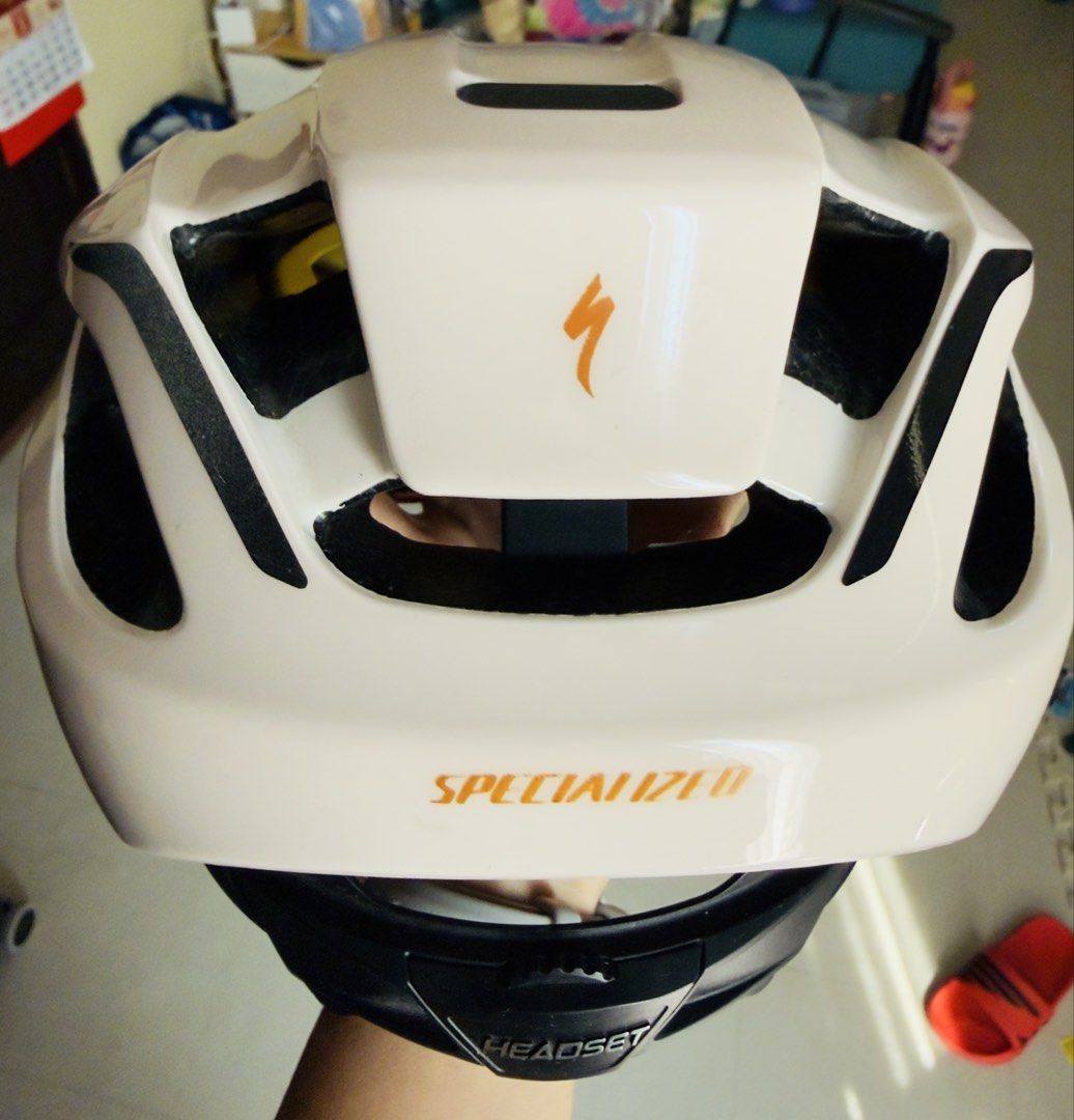 Specialized Align ii Helmet (Category: Bicycles) located in Cainta. Submitted by thepurgelab (Listing ID 1432201668, Image 2). Description: Specialized align 2 mips Sand glossy Size SMALL with box & users manual no semplang & dents Used twice then natambak na Price still nego Pick up Cainta or via meet up Cainta Antips area .