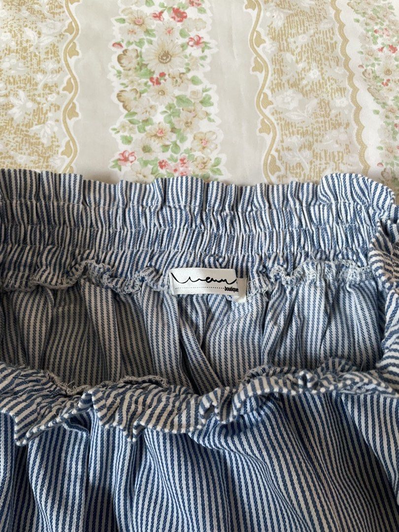 striped beach skirt (Category: Skirts) located in Lipa City. Submitted by sincerelyauri (Listing ID 1432308661, Image 3). Description: ⟢ ukay & preloved ⟢ manage your expectations ⟢ no flaws mop: gcash or bank tf loc: lipa city.