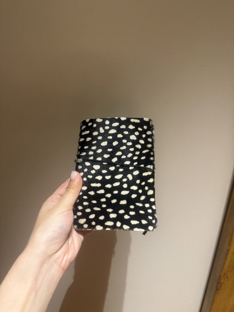 Sunset Archive Journal - Dotter - A6 (BRAND NEW) (Category: Everything Else Others) located in Mandaluyong City. Submitted by justsomeofmythings_ (Listing ID 1432324587, Image 3). Description: - Never used - Comes with 1 lined notebook.